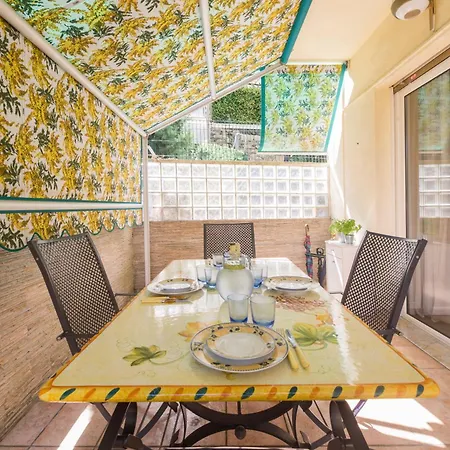 Casaviva - Patio Flat With Ac In Santa Margherita Daire *